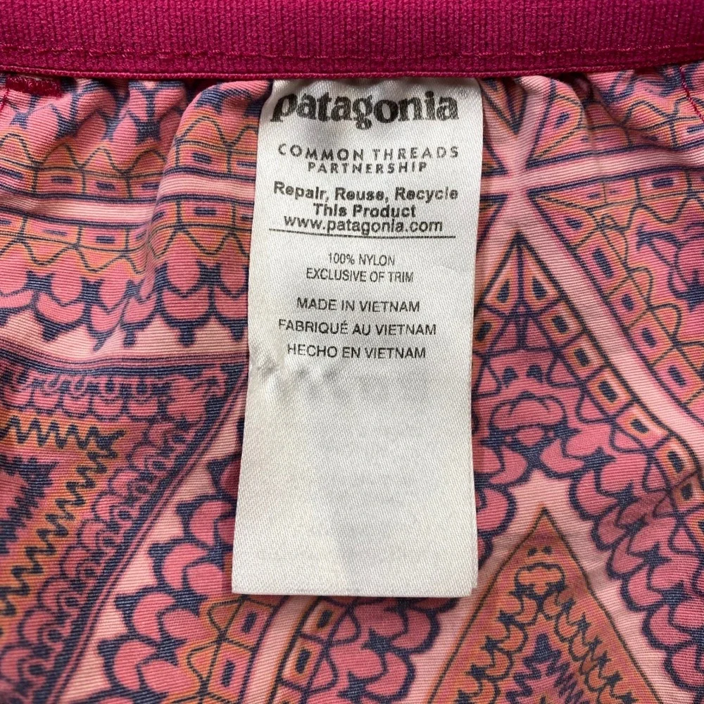Patagonia Womens Baggies Shorts Pink Orange Geometric Triangle Print Size Small